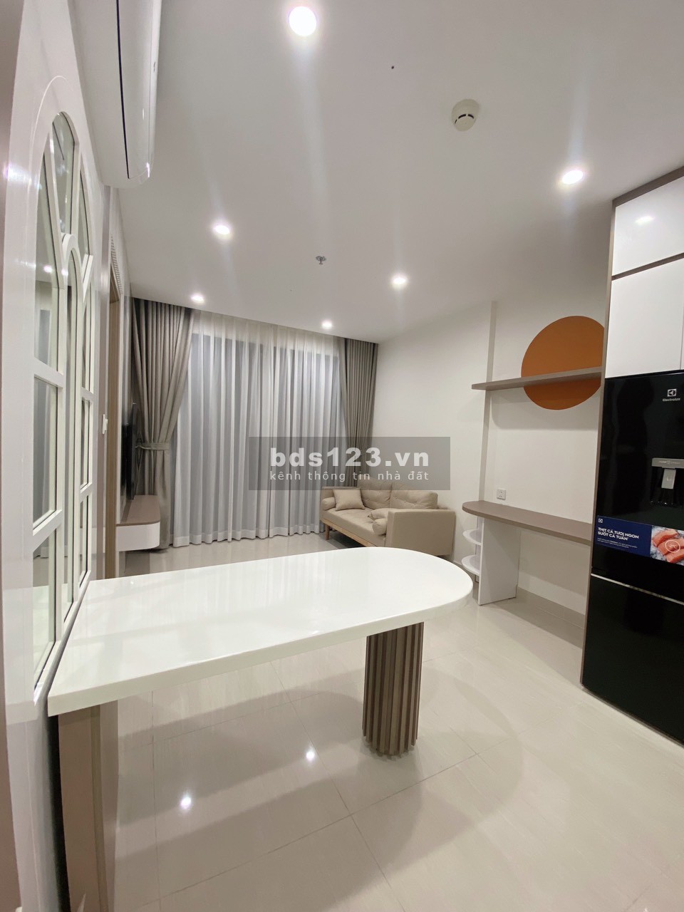 Cho thuê căn 2PN full nội thất mới 100% Vinhome grand park Quận 9.