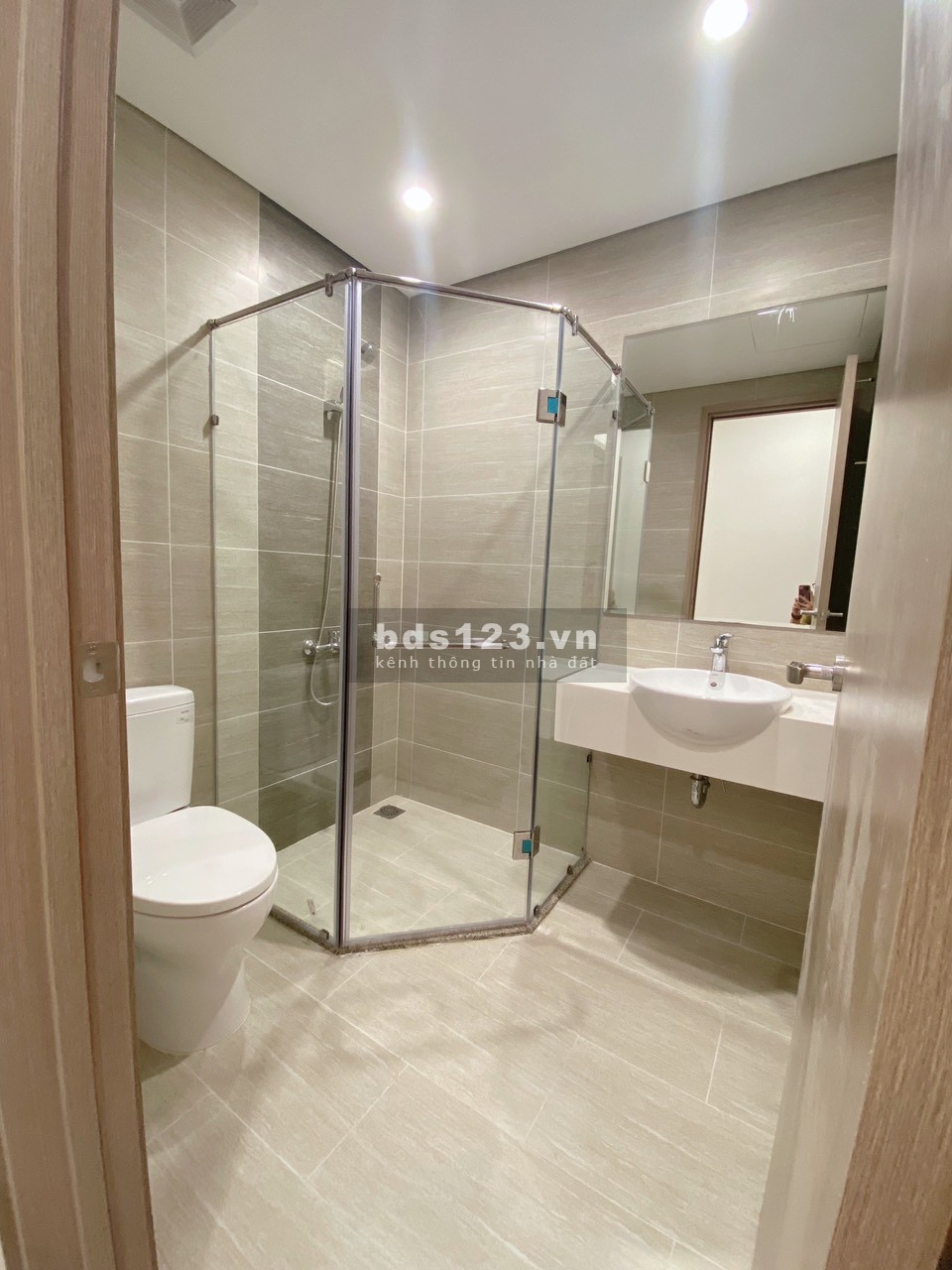Cho thuê căn 2PN full nội thất mới 100% Vinhome grand park Quận 9.