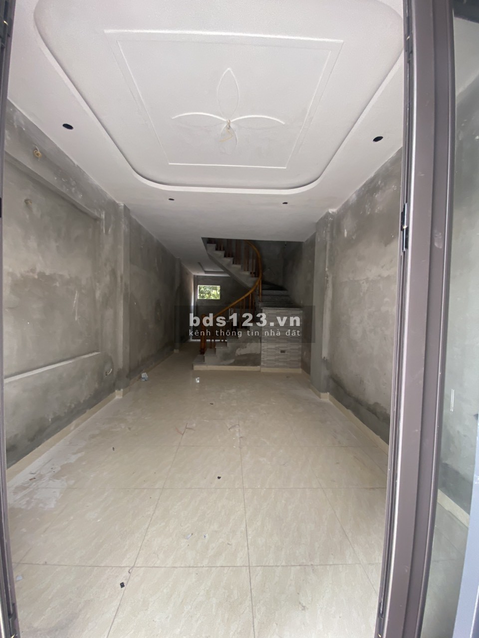 (Hot) bán gấp nhà 57m2, ô tô đỗ cửa, đầy đủ công năng, dọn về ở ngay, giá 2,65 tỷ