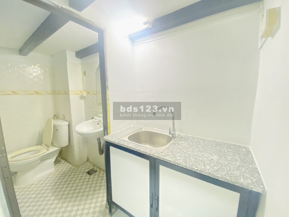 Chính chủ cho thuê phòng có gác, máy lạnh tại phường 13 Tân Bình giá rẻ