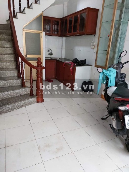 Nhà Bồ Đề ô góc, 4 tầng, ngõ thông, oto đỗ cưa, kinh doanh