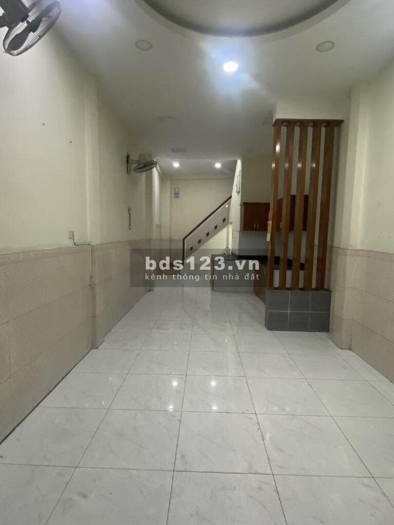 Bán nhà mặt tiền phường 6, Tân Bình, 4 tầng, nở hậu, nhỉnh 8 tỷ