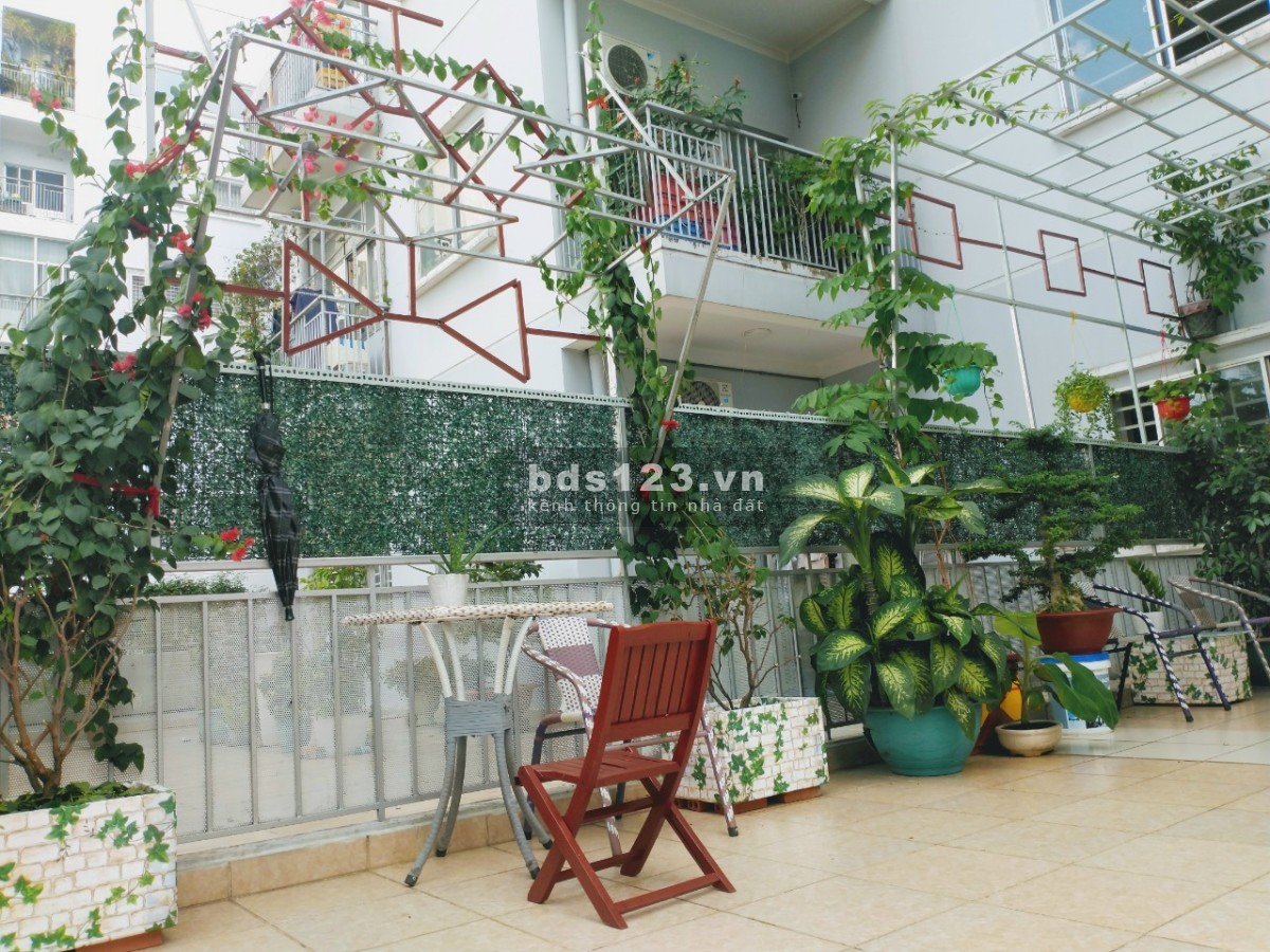 Bán căn hộ 135m2 có sân vườn riêng tuyệt đẹp C/C Thới An Q12