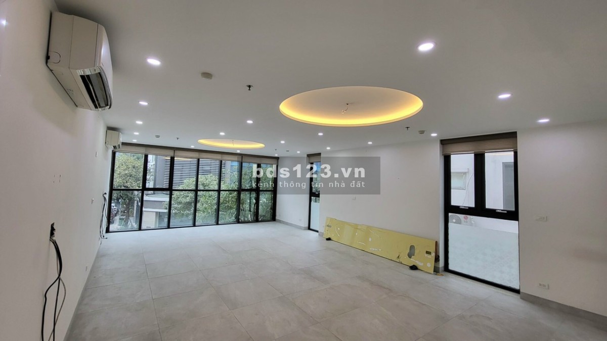 Cho thuê nhà phố Nguyễn Văn Lộc - Mỗ Lao - Hà Đông. 90m2 x 4 tầng 1 hầm, MT: 5m. Ô tô đỗ cửa...