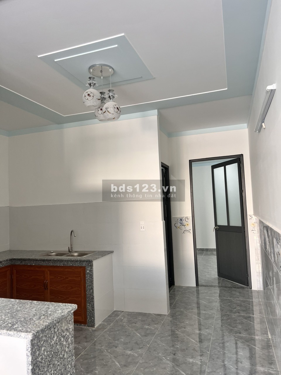 Bán nhà gấp phường tân hạnh 80m2 có sân đậu xe 7 chỗ