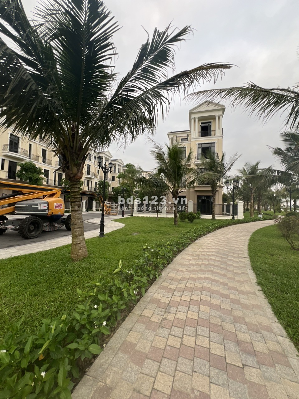 Bán BT song lập ĐD8 view sông, công viên xanh mát Vinhomes Ocean Park 2 giá 30 tỷ
