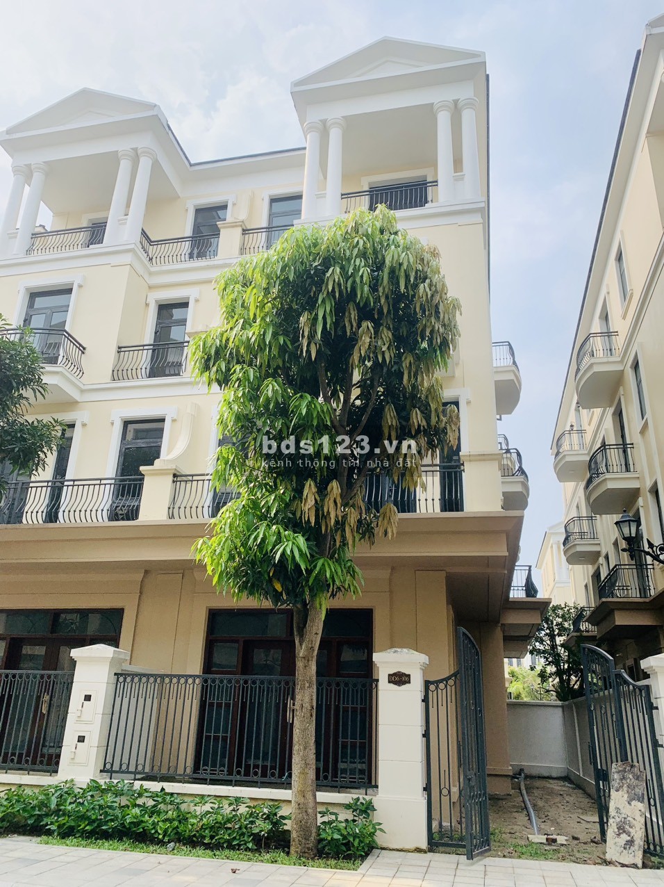Bán nhanh căn BT Tứ Lập siêu đẹp ngay cạnh bể bơi Pha Lê - Phân khu Đảo Dừa - Vinhomes Ocean Park 2