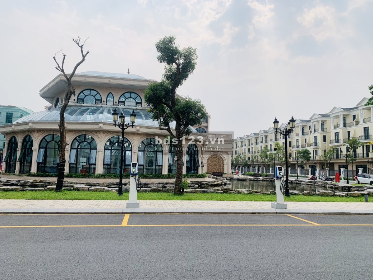 Bán nhanh căn BT Tứ Lập siêu đẹp ngay cạnh bể bơi Pha Lê - Phân khu Đảo Dừa - Vinhomes Ocean Park 2