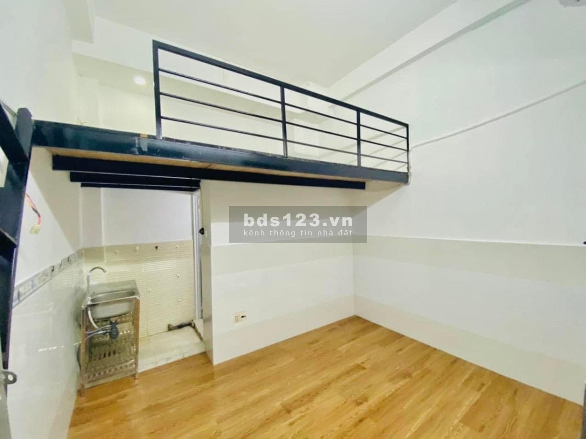Phòng trọ giá rẻ có sẵn máy lạnh ngay Tân Bình