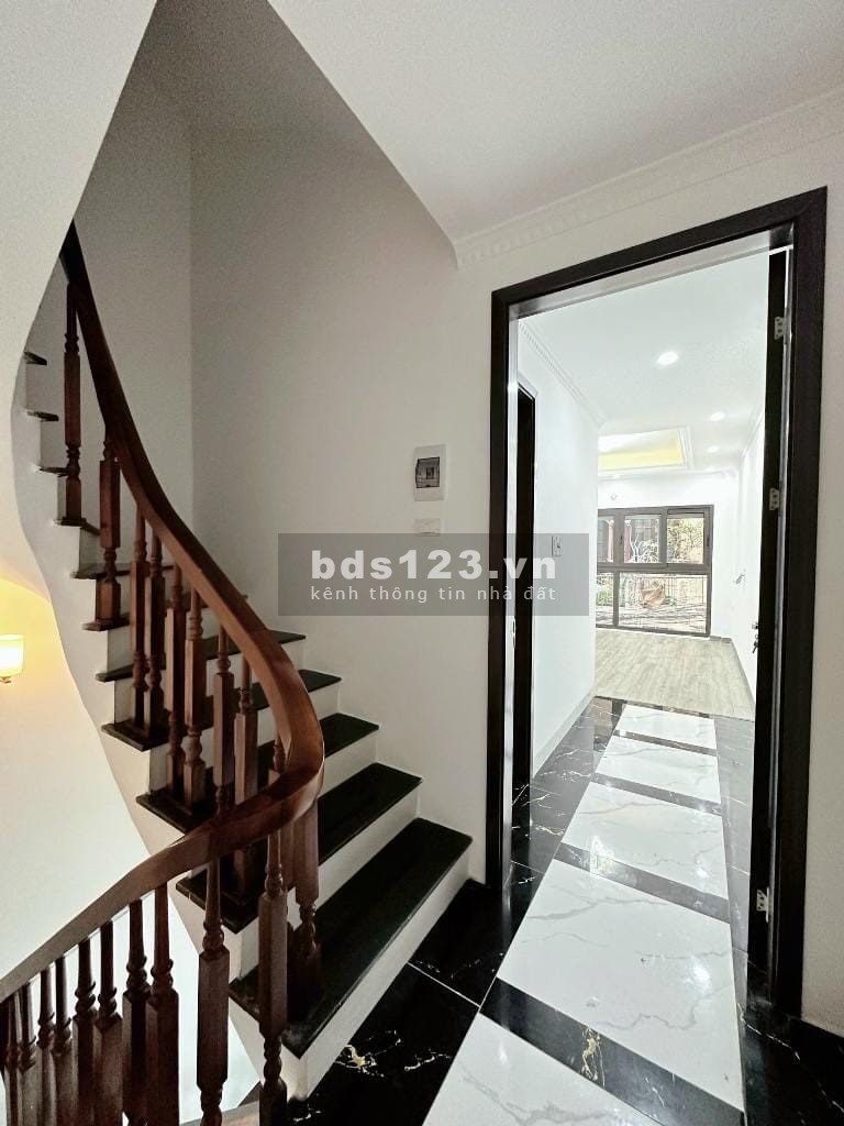 Bán nhà phố Dương Văn Bé - Nhà mới king koong - Ô tô đỗ cửa