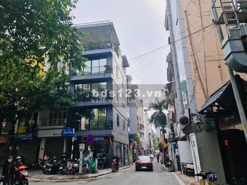 Bán nhà phố Linh Lang Ba Đình, lô góc 60m2, MT 6M, 23.5 tỷ, kinh doanh dòng tiền