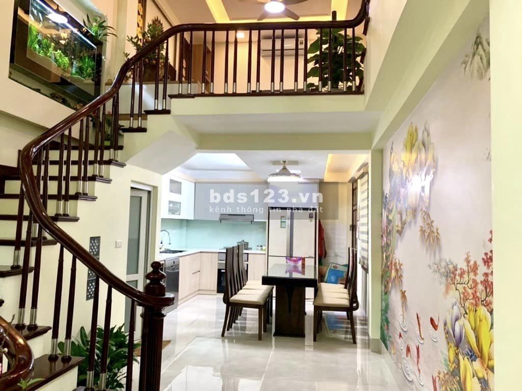 Nhà đẹp Nguyễn Phong Sắc, Cầu Giấy, lô góc 44m2×4T, mặt tiền 4,5M