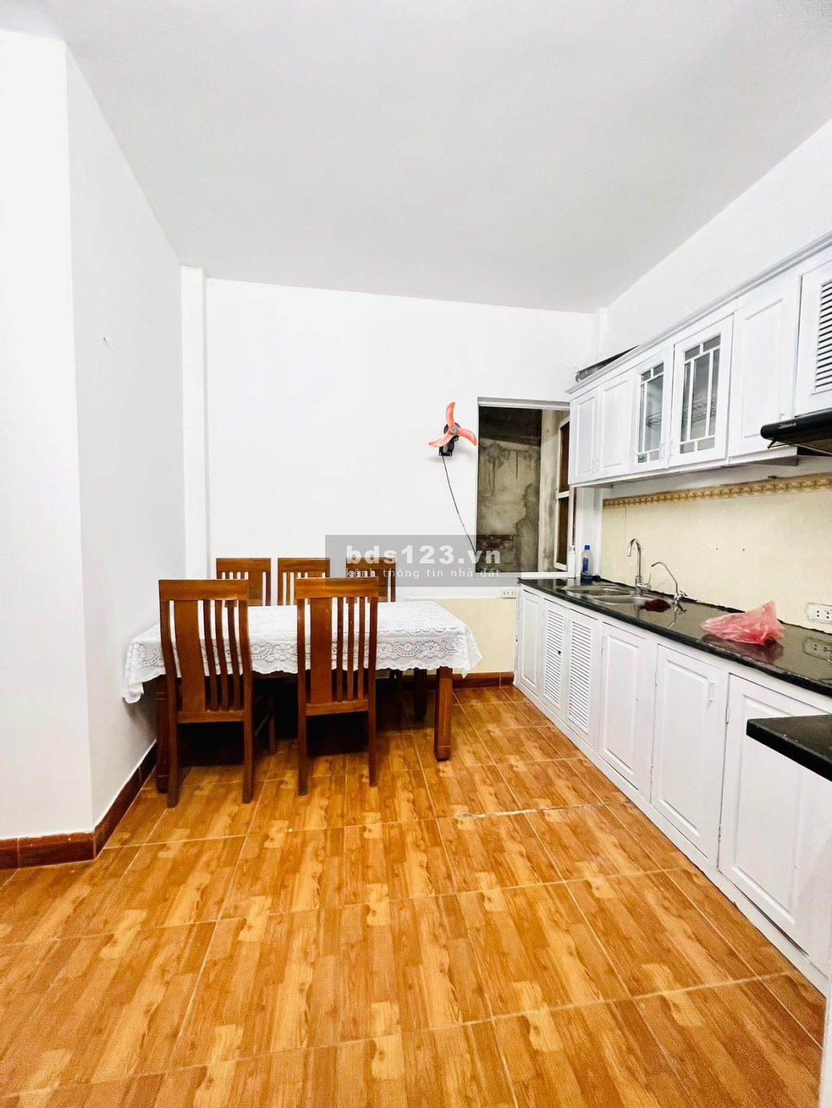 Bán nhà riêng tại Lạc Long Quân, Tây Hồ diện tích 45M2 giá 6.89 tỷ