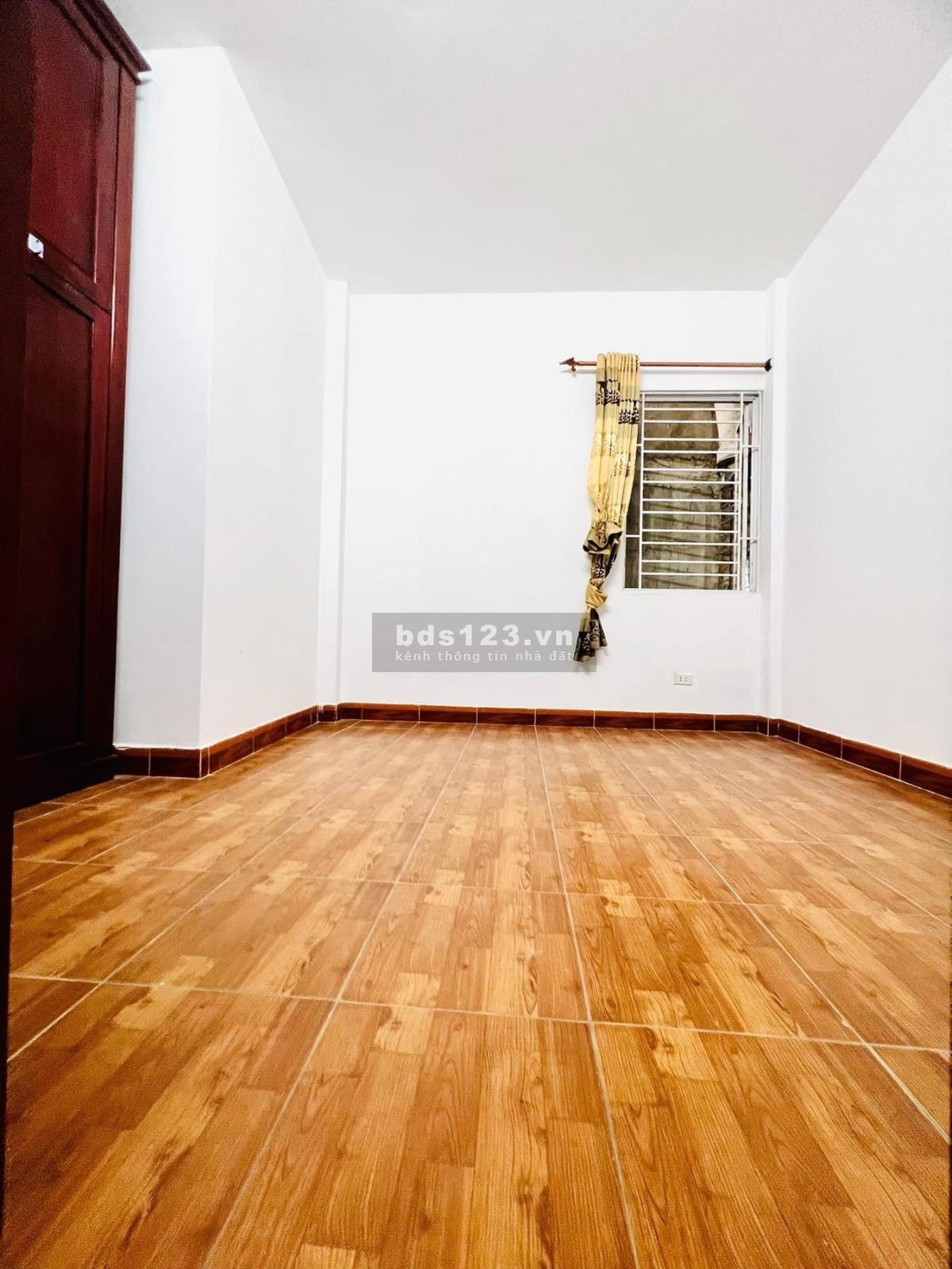 Bán nhà riêng tại Lạc Long Quân, Tây Hồ diện tích 45M2 giá 6.89 tỷ