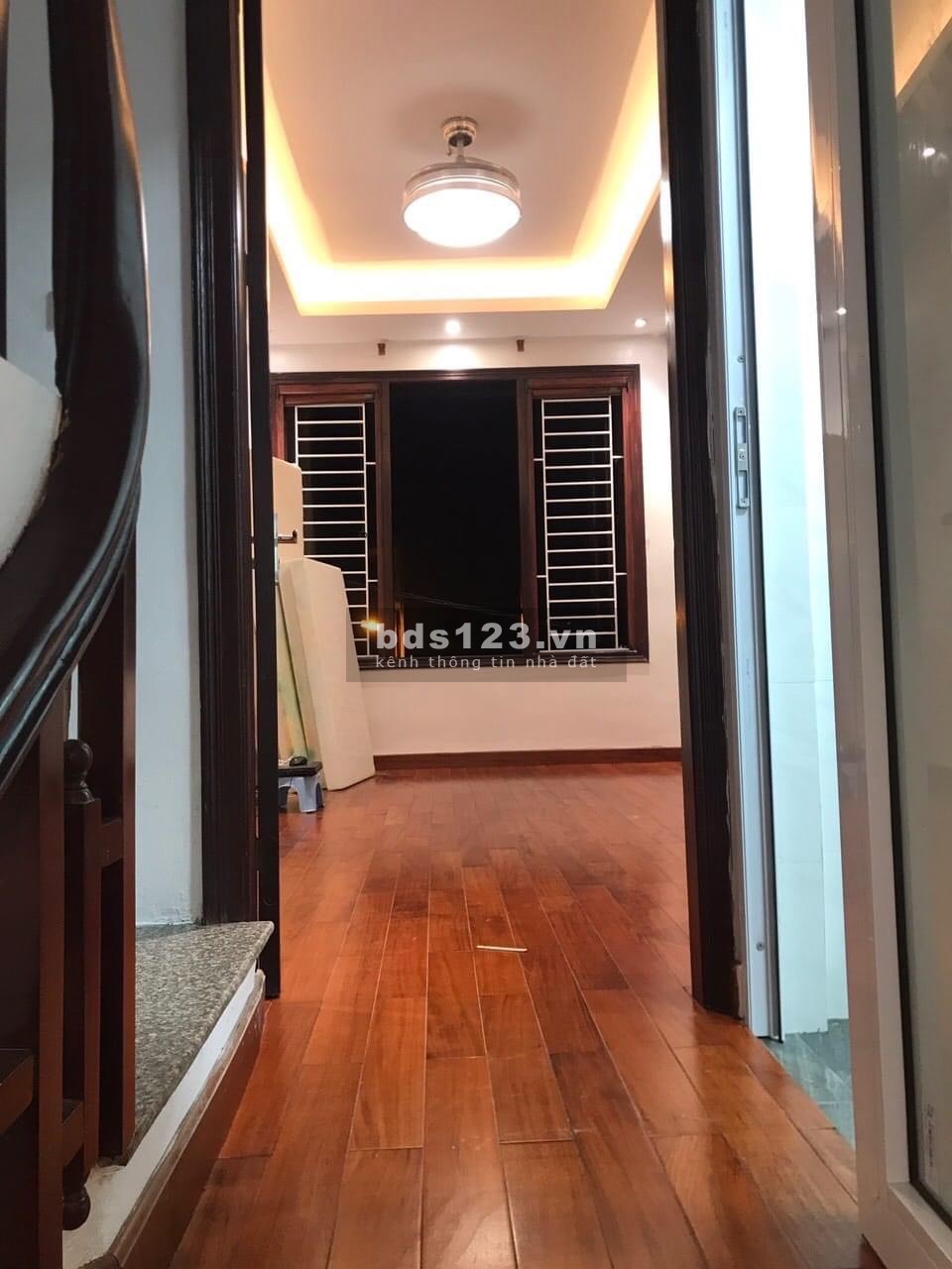 Bán nhà riêng tại Giáp Thị, Hoàng Mai diện tích 34M2 giá 4.8tỷ