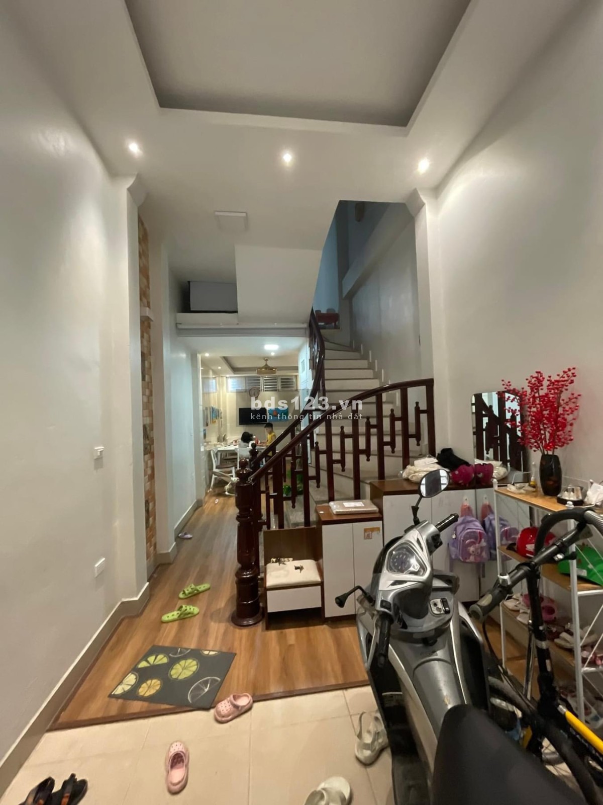 Bán nhà riêng tại Giáp Thị, Hoàng Mai diện tích 34M2 giá 4.8tỷ