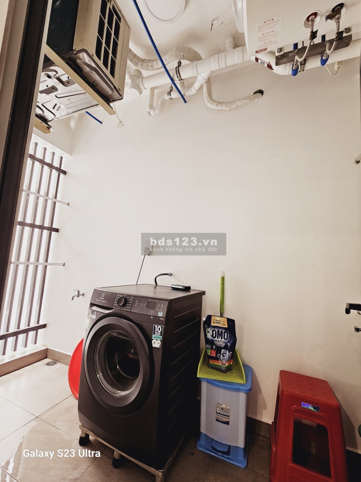 Cho thuê 3PN Diamond Plus, 117m2, view đại lộ, full nội thất, giá 30tr/tháng, nhà mới ở ngay