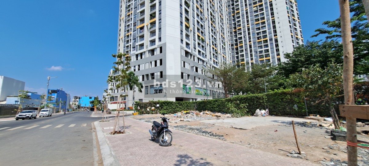 Cho thuê đất mặt tiền ngay chung cư Pegasuite quận 8
