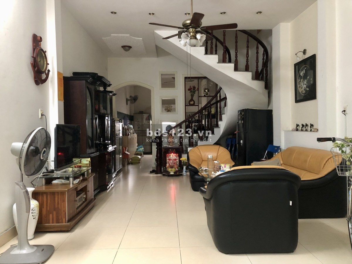 Bán nhà 3 lầu hẻm xe hơi ngay khu ẩm thực Phan Xích Long, Phú Nhuận