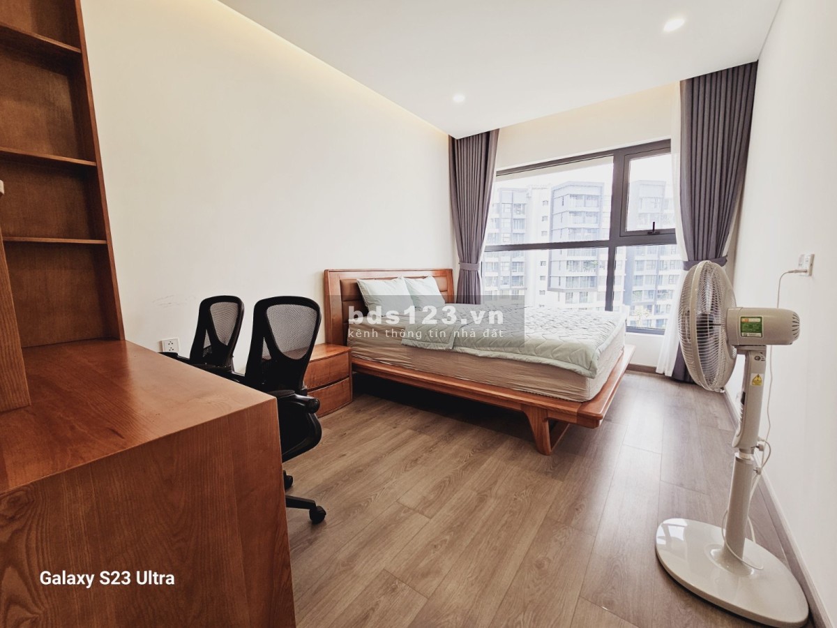 Cho thuê 3PN Diamond Plus, 117m2, view đại lộ, full nội thất, giá 30tr/tháng, nhà mới ở ngay