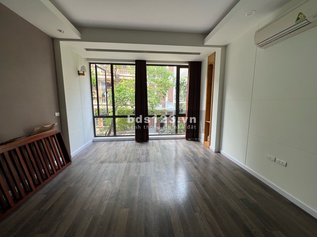 Nhà mới đẹp, ba gác vào nhà, ra ngõ Xã Đàn, Phạm Ngọc Thạch