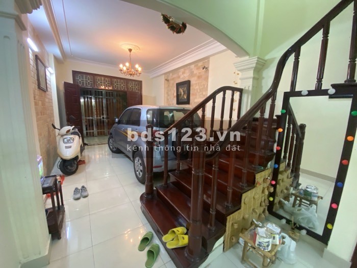 Bán nhà phố Hoàng Cầu, ô tô, 2 thoáng vĩnh viễn, MT rộng, nở hậu nhẹ, 70Mx5T, nhỉnh 19 tỷ
