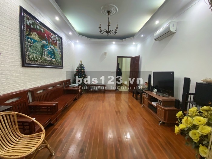 Bán nhà phố Hoàng Cầu, ô tô, 2 thoáng vĩnh viễn, MT rộng, nở hậu nhẹ, 70Mx5T, nhỉnh 19 tỷ