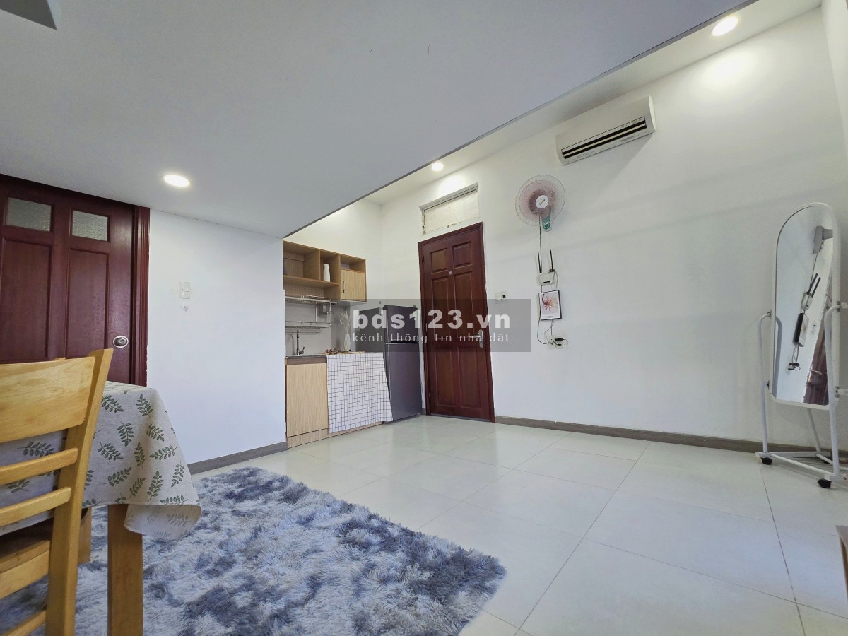 Duplex giá rẻ full nội thất, cửa sổ đón nắng ngay Âu Cơ