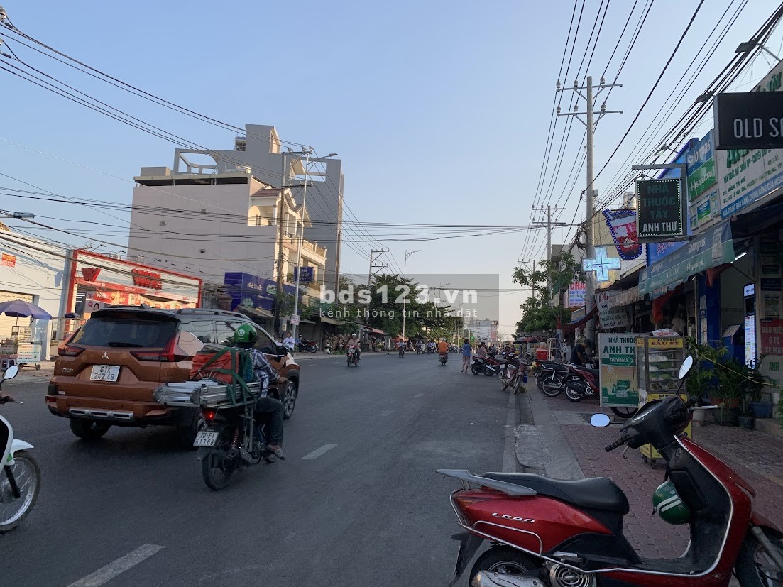 (Thủ Đức) nhà đẹp hxh Lê Văn Chí, Linh Trung 54m2 3 tầng 4.68 tỷ.