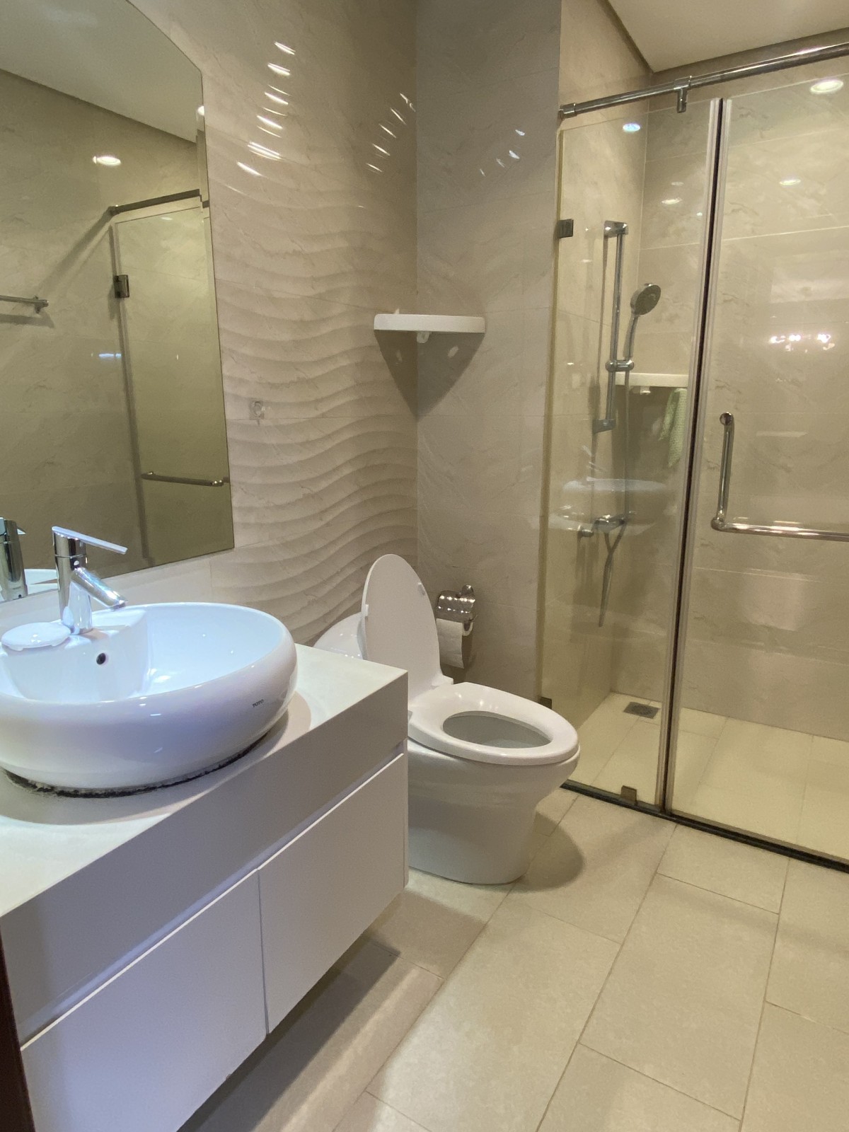 Chính chủ bán căn hộ khu Landmark 81, Vinhomes Central Park, 2PN