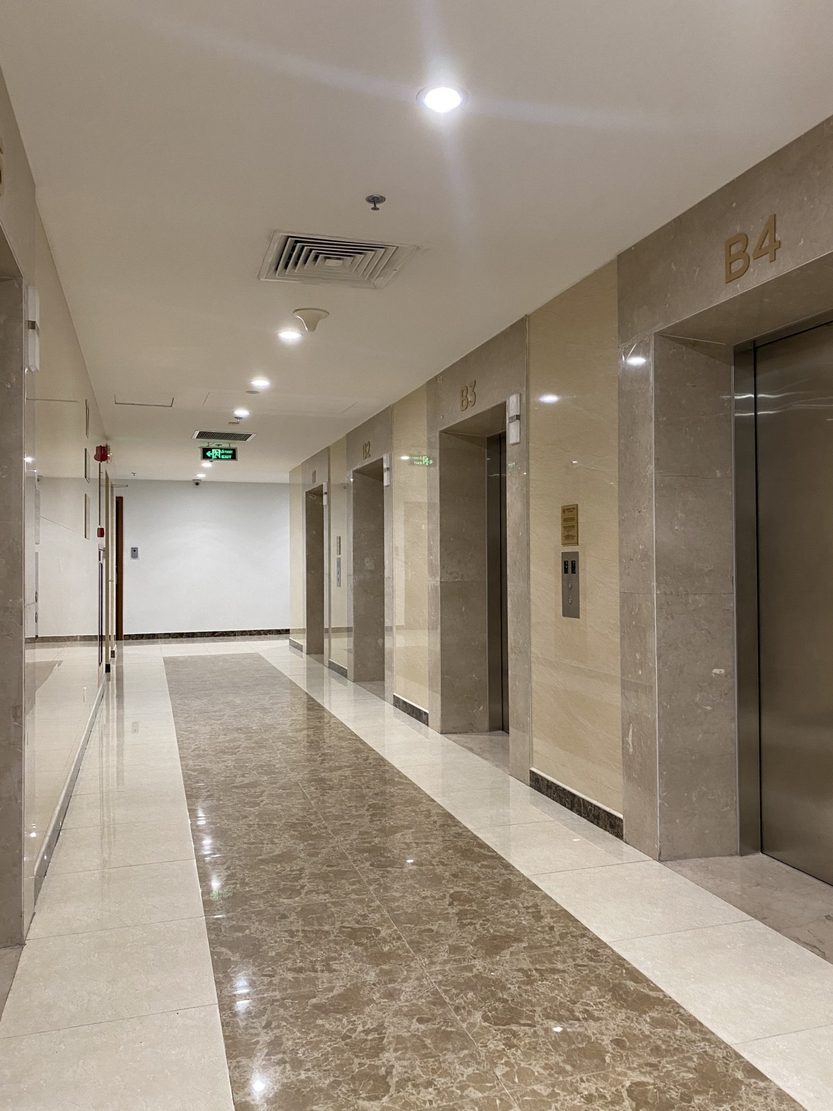 Chính chủ bán căn hộ khu Landmark 81, Vinhomes Central Park, 2PN
