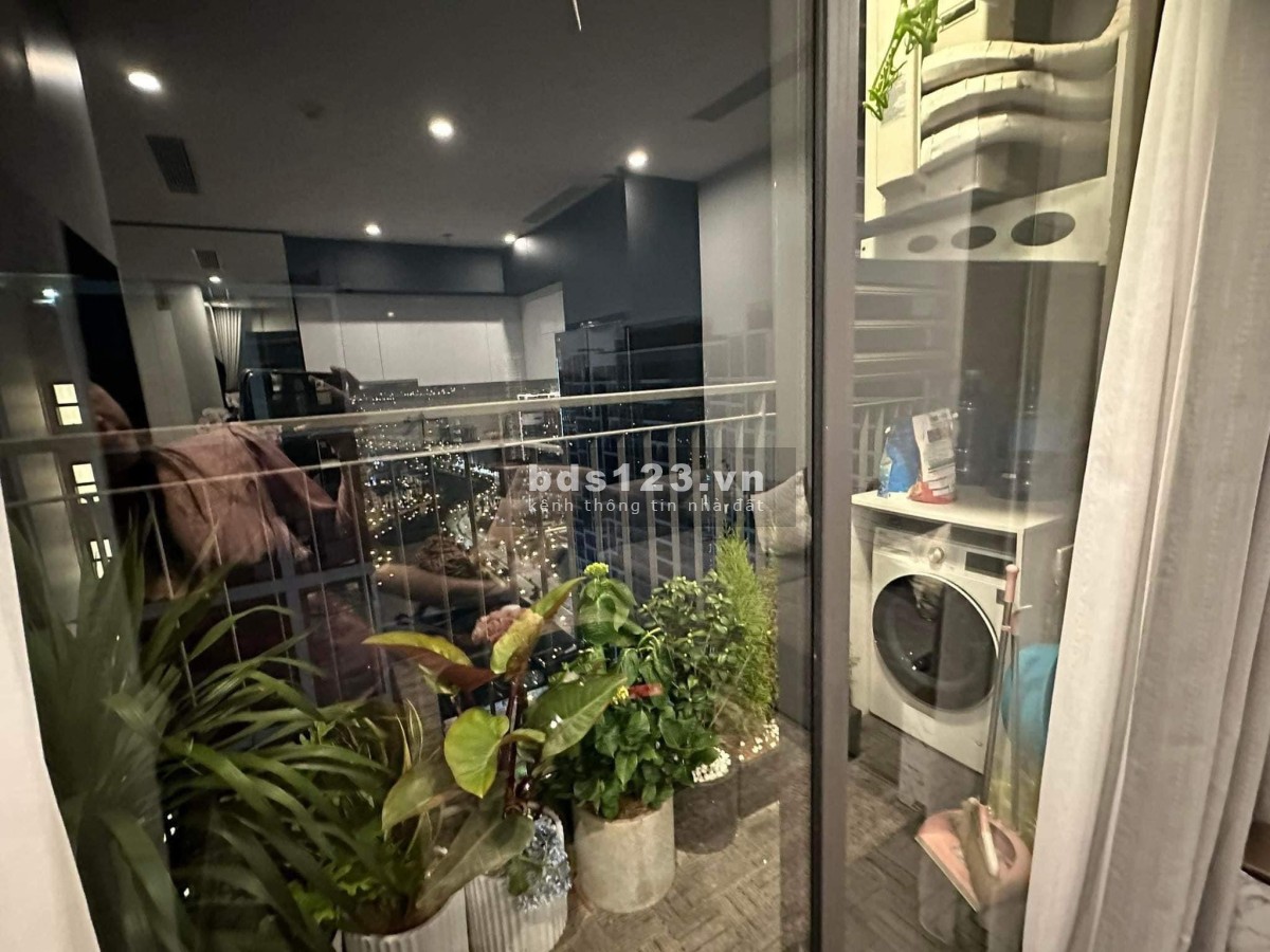 Chính chủ gửi bán nhanh căn 2N 2VS full nội thất giá 3.4 tỷ tại Zanpark 0965 479 380
