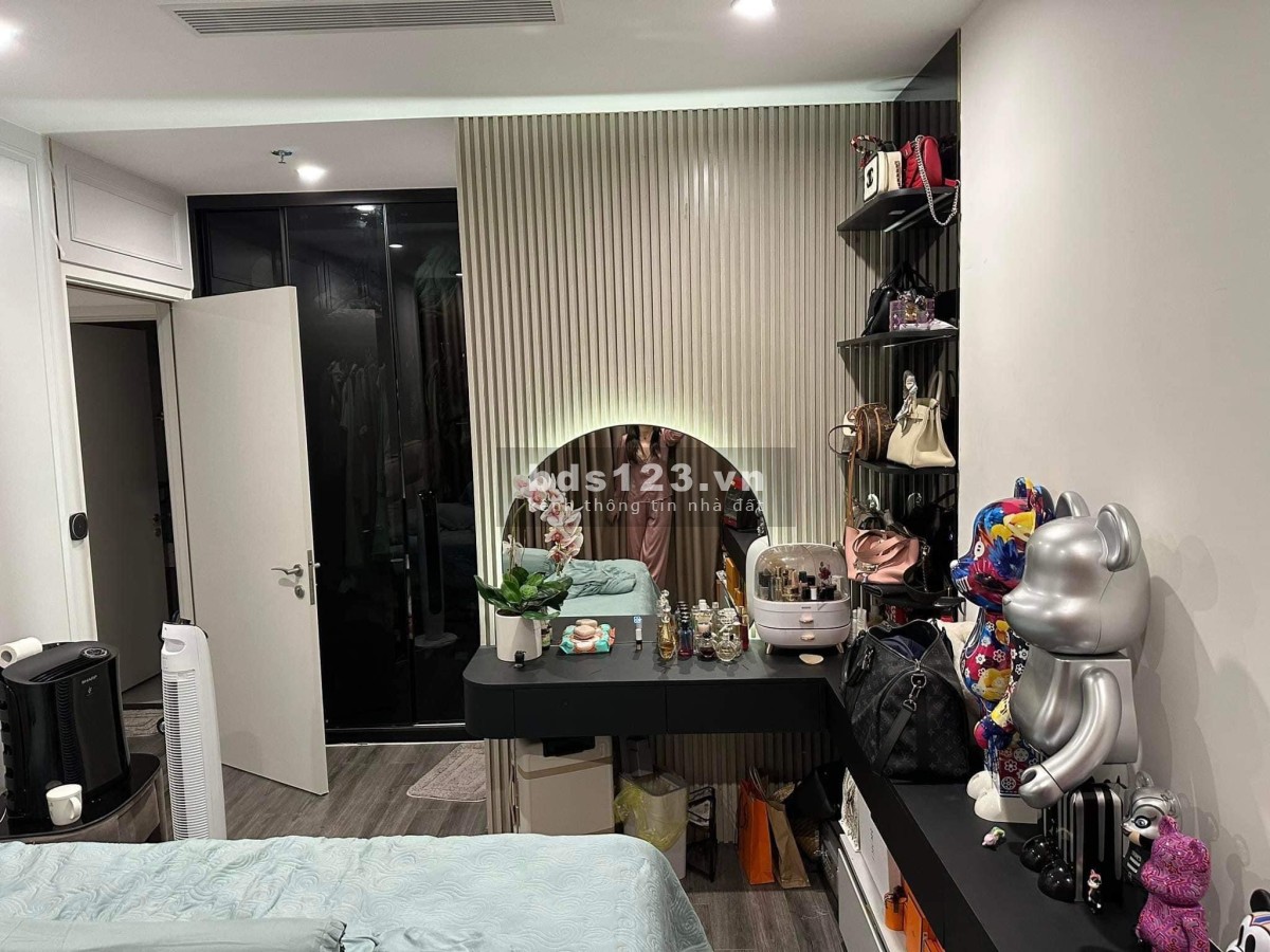 Chính chủ gửi bán nhanh căn 2N 2VS full nội thất giá 3.4 tỷ tại Zanpark 0965 479 380