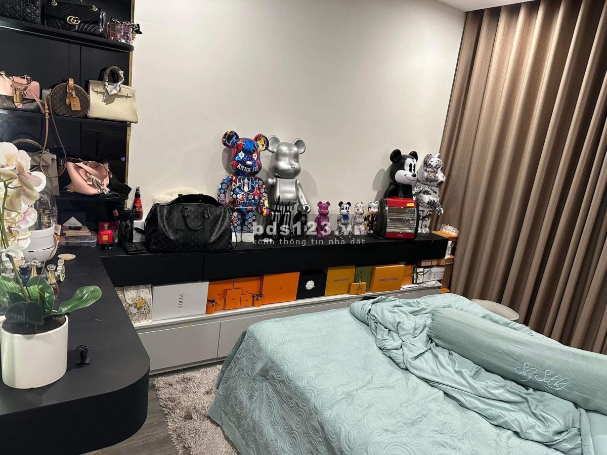 Chính chủ gửi bán nhanh căn 2N 2VS full nội thất giá 3.4 tỷ tại Zanpark 0965 479 380