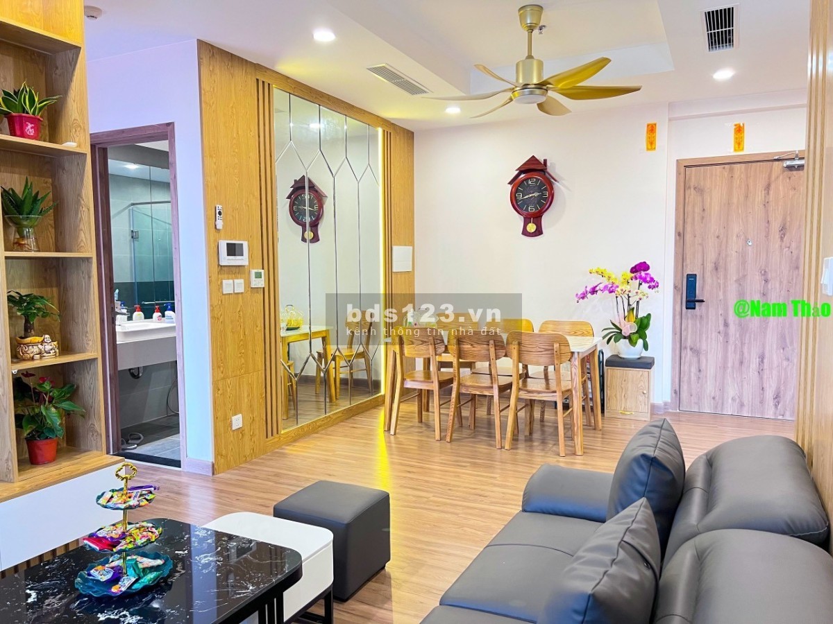 Chủ nhà cần bán căn 3NG-2VS( 83m) tòa SP. Nhà có đủ nôi thất giá bán 3ty580 bao phí. LH 0964109408