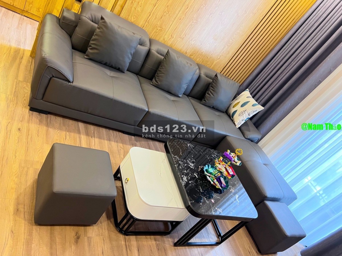 Chủ nhà cần bán căn 3NG-2VS( 83m) tòa SP. Nhà có đủ nôi thất giá bán 3ty580 bao phí. LH 0964109408