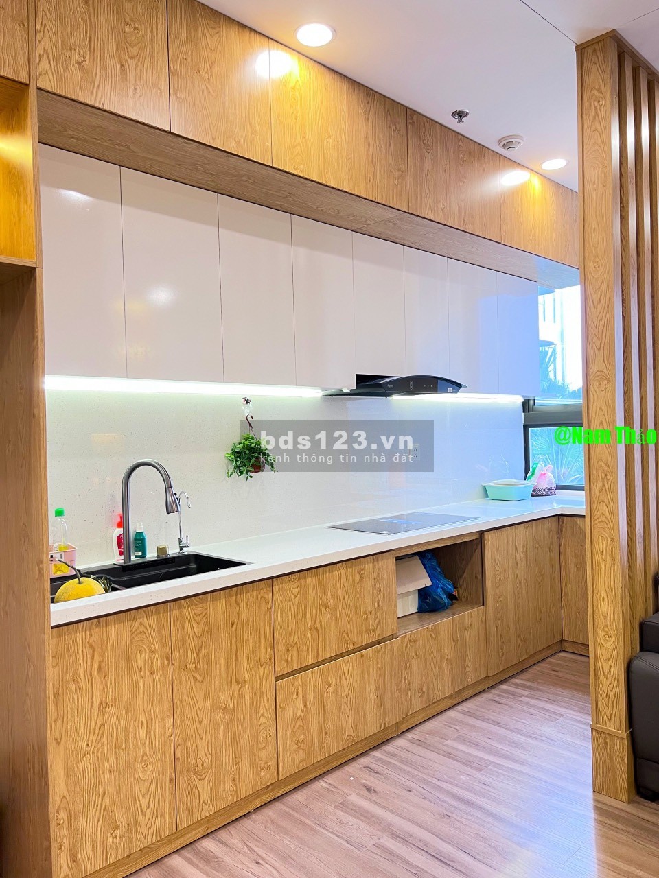 Chủ nhà cần bán căn 3NG-2VS( 83m) tòa SP. Nhà có đủ nôi thất giá bán 3ty580 bao phí. LH 0964109408