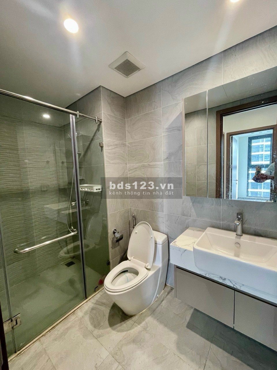 Chính chủ cần bán gấp căn 2n2vs nguyên bản toà Zenpark R1.05 view nội đô