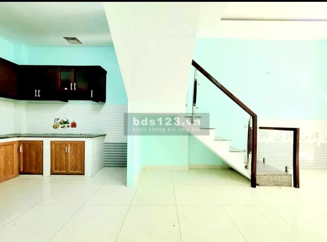 Nhà mới 2 tầng 32m² 4x8 gần công viên Làng Hoa, hoàn công đầy đủ