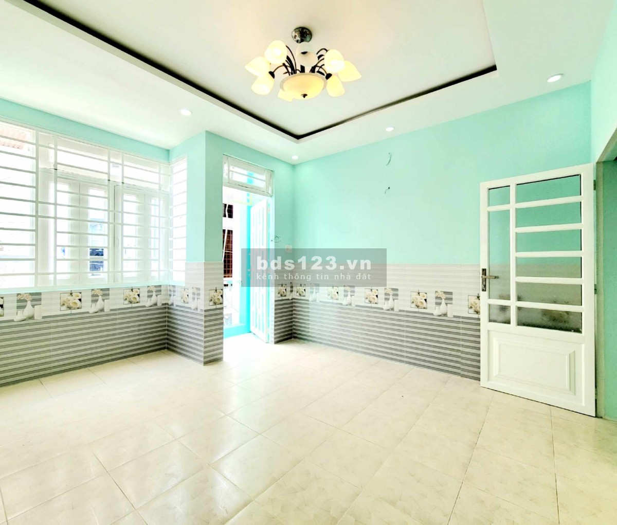 Nhà mới 2 tầng 32m² 4x8 gần công viên Làng Hoa, hoàn công đầy đủ