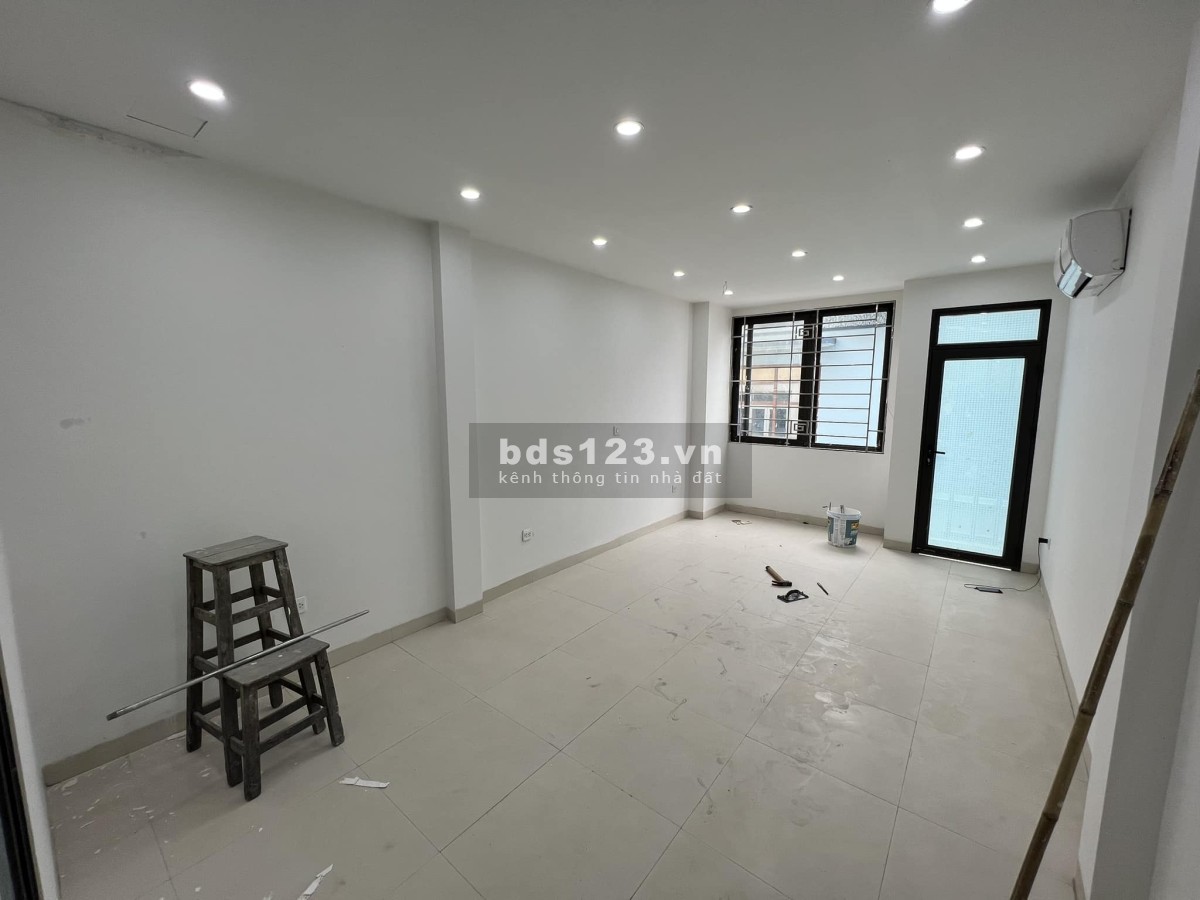 Nhà 4 tầng, ô tô đỗ cửa siêu đẹp ở Thụy Phương
