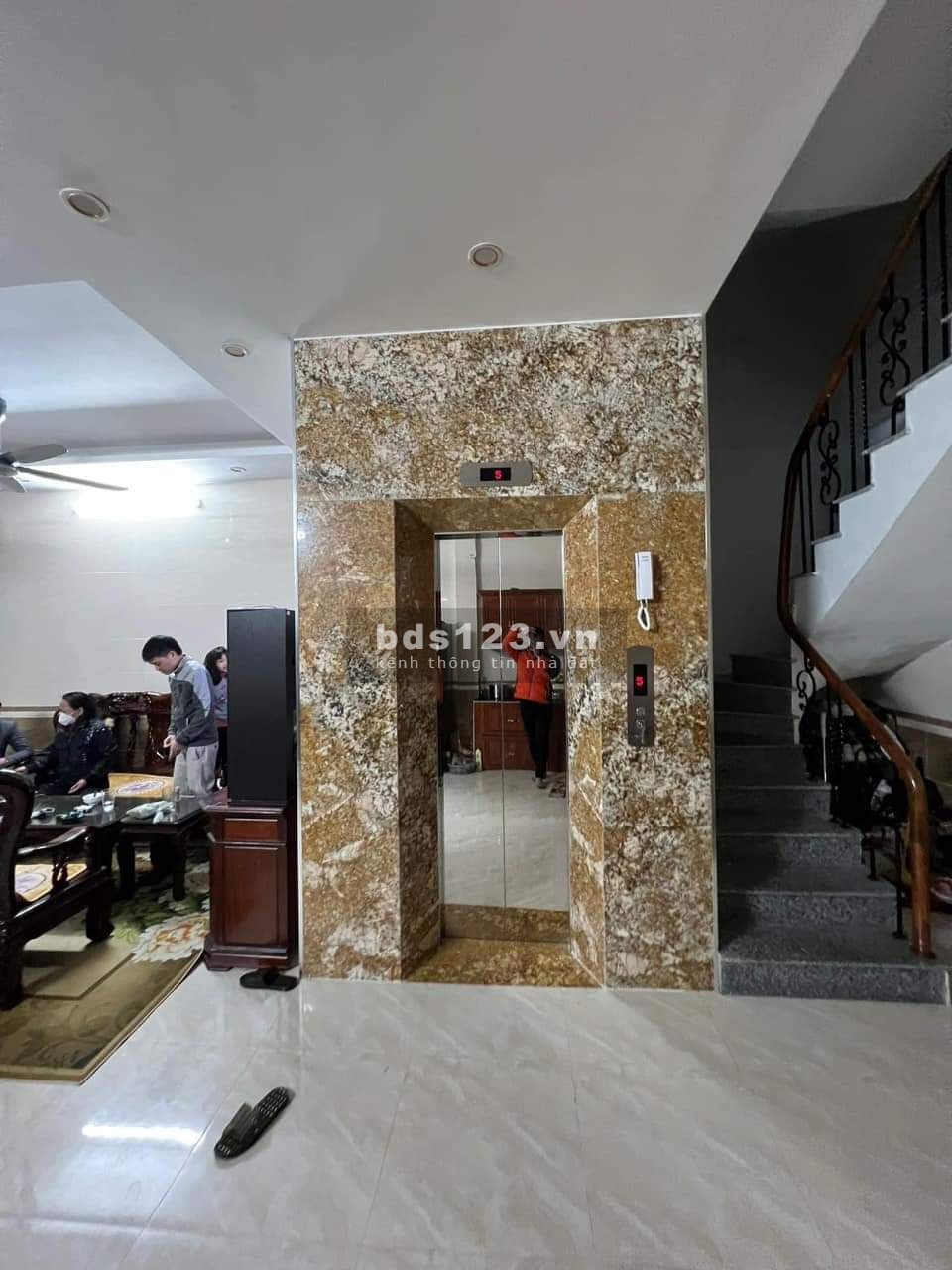 Bán nhà Ba Đình - Vĩnh Phúc có thang máy diện tích 50M2 giá nhỉnh hơn 7 tỷ