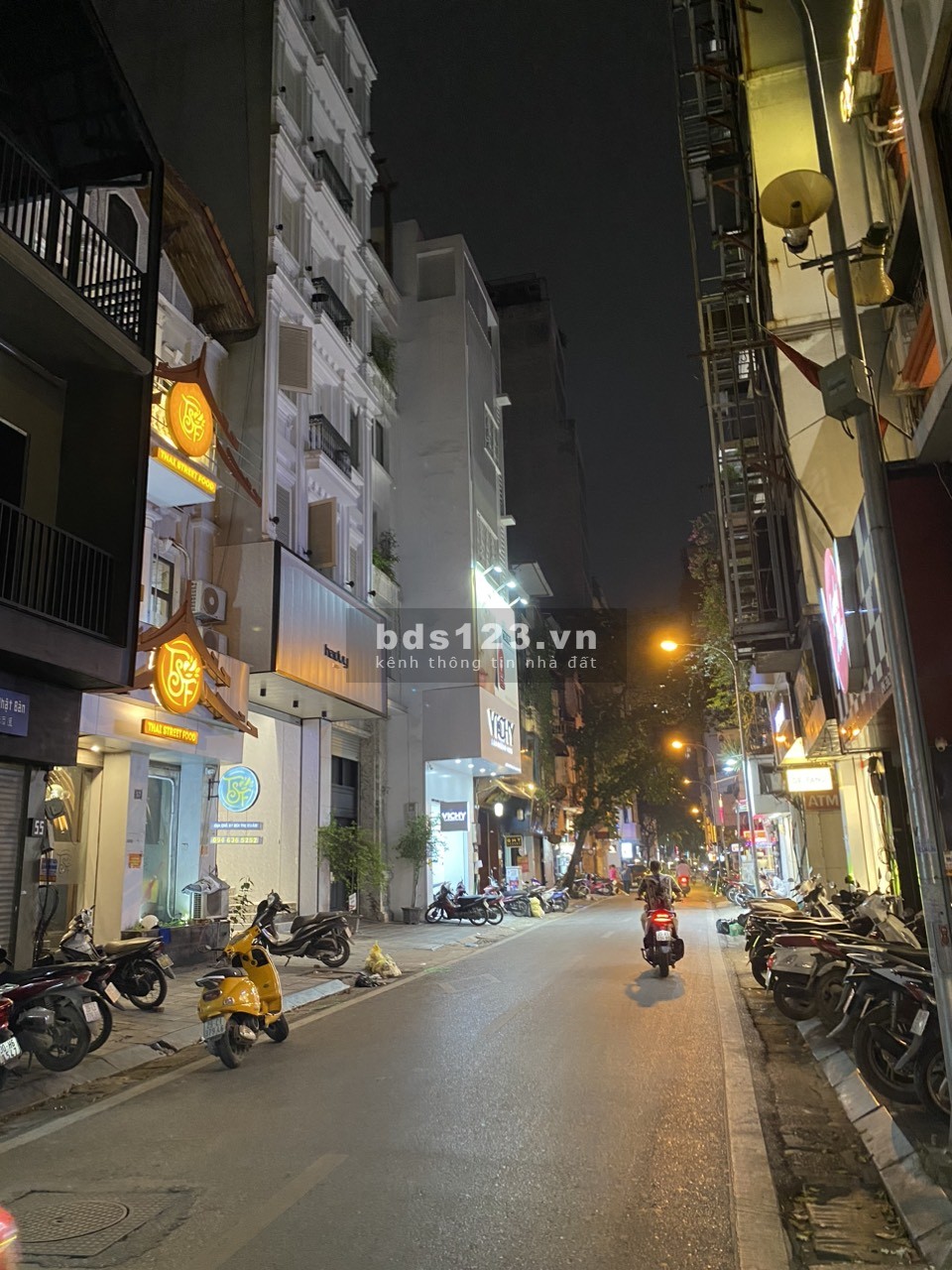 Bán nhà Vị trí siêu đẹp có 102 Mặt phố Bùi Thị Xuân- Kinh doanh, buôn bán đều ok.