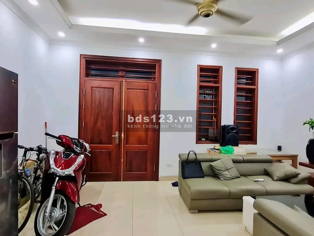 Bán nhà Cầu Giất - Lạc Long Quân diện tích 40M2 giá nhỉnh hơn 6 tỷ