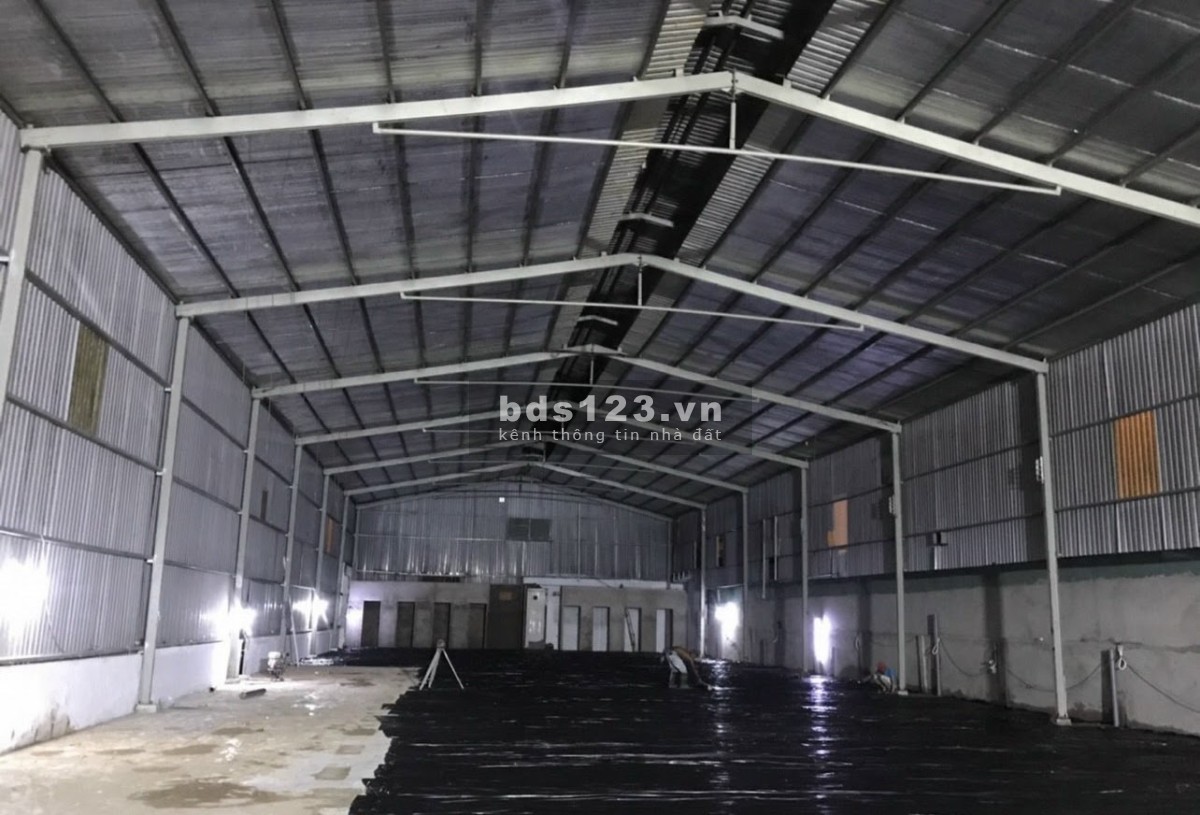 Cho thuê kho xưởng 1200m2 QL 13, Vĩnh Phú, Thuận An, Bình Dương.