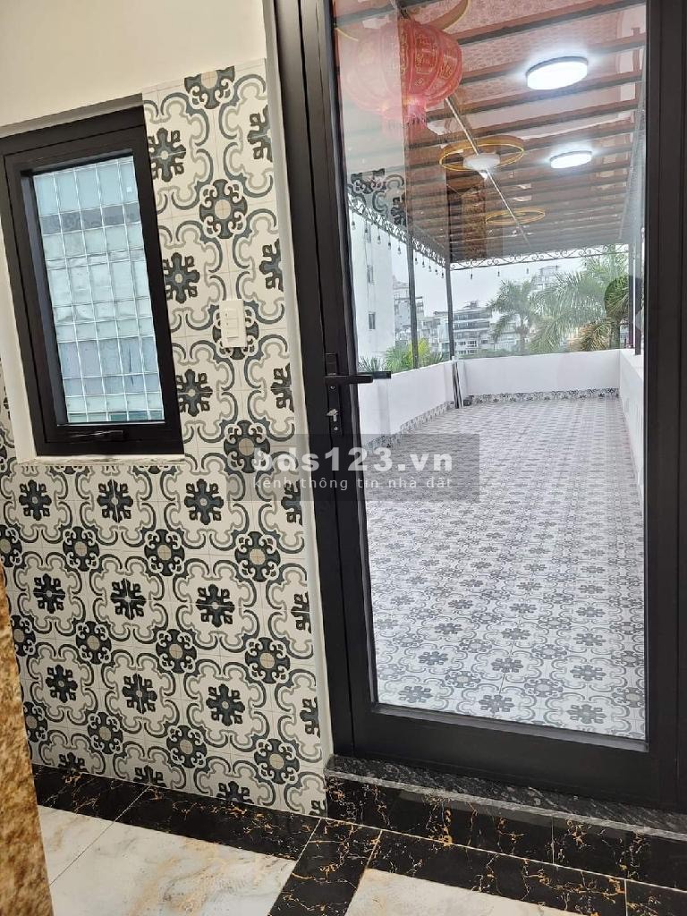 Mặt phố Ba Đình, siêu phẩm hiếm - Lô góc, thang máy đẹp lung linh