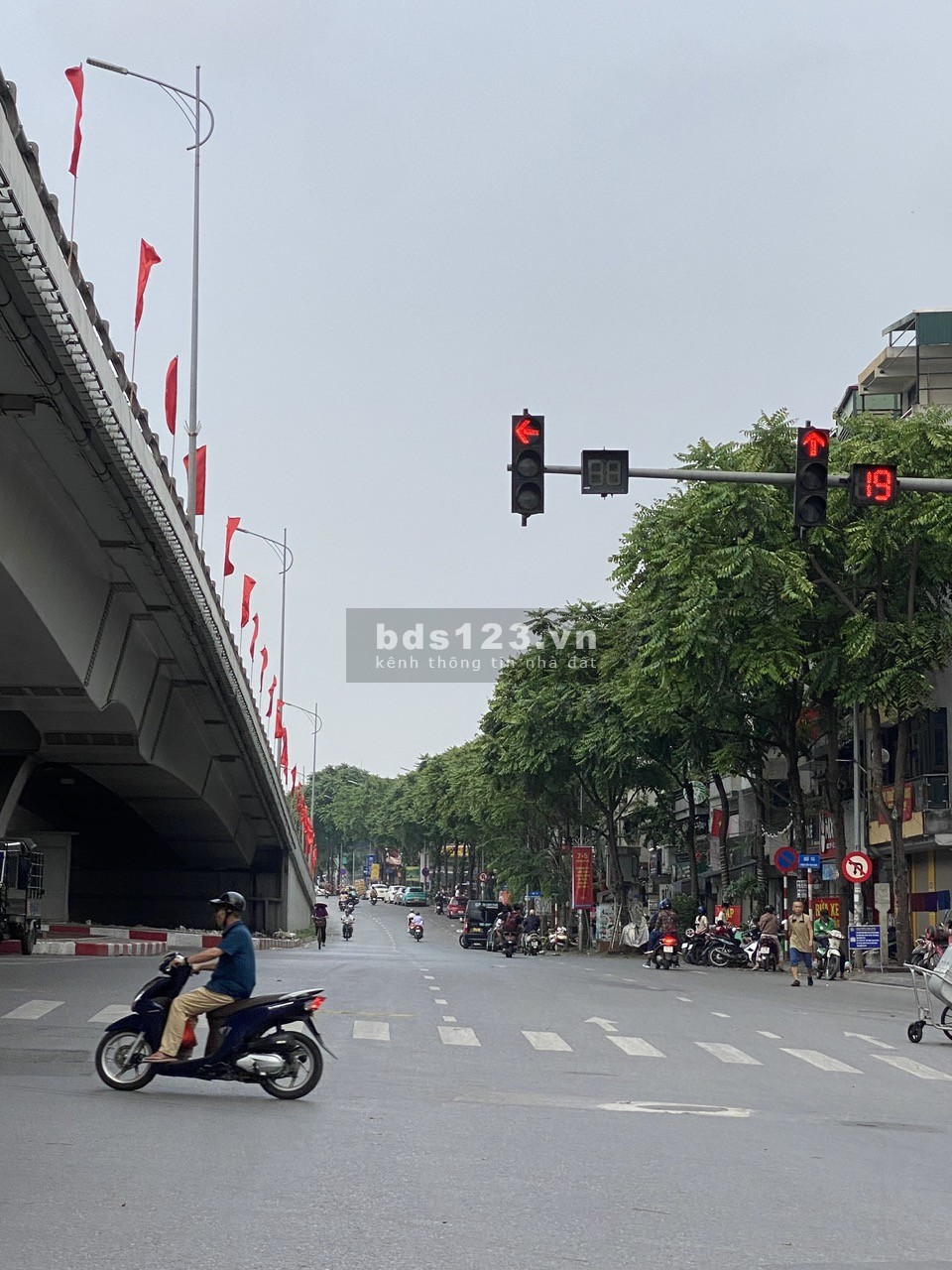 Bán Nhà Siêu đẹp trong ngõ Trần Khát Chân, cách mặt đường Trần Khát Chân chưa đến 36m.