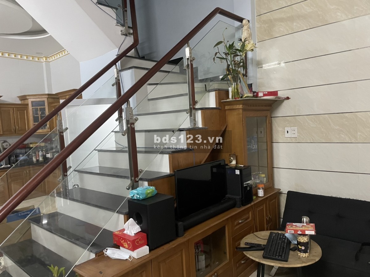 Bán gấp nhà Phố Mới 4 tầng dt 50m2 đường Bến Lội, Bình Tân Shr gía 5.3 ty TL