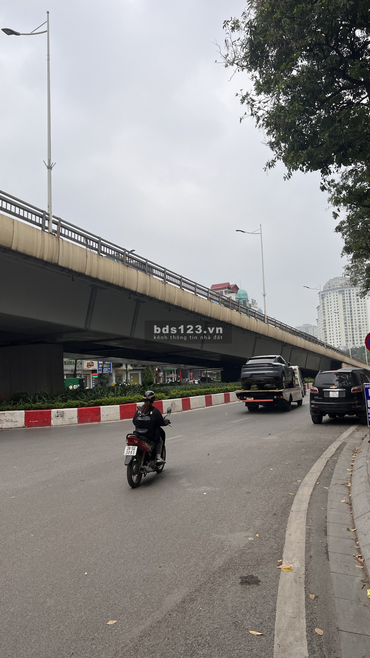 Cần tiền bán nhà MP Nguyễn Chí Thanh, Đống Đa, giảm chào còn 13,5 tỷ