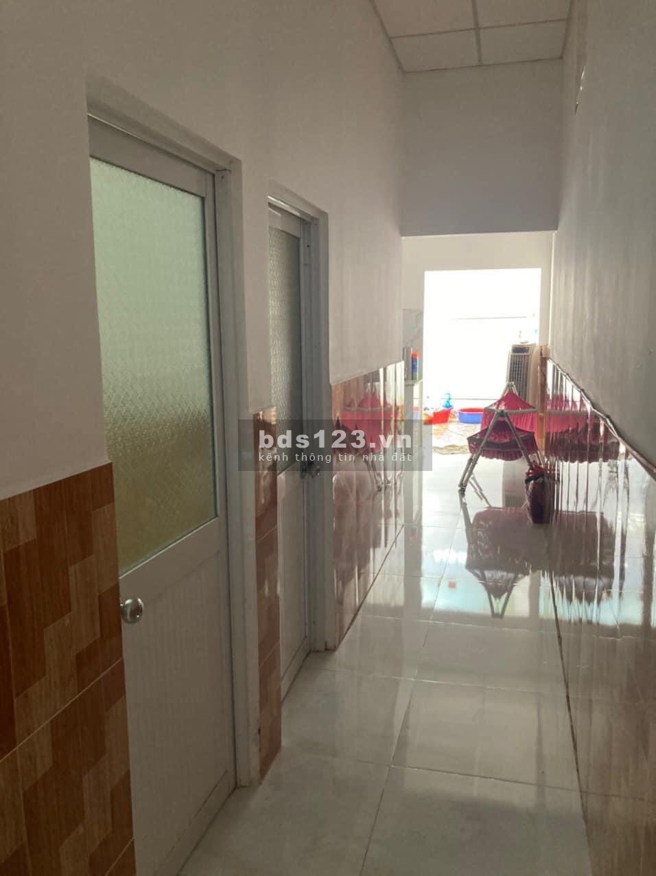 Bán nhà ngõ Âu Cơ, ngõ rộng, diện tích 43.2M2, nhà cấp 4, mặt tiền 3,6M, giá 3.9 tỷ